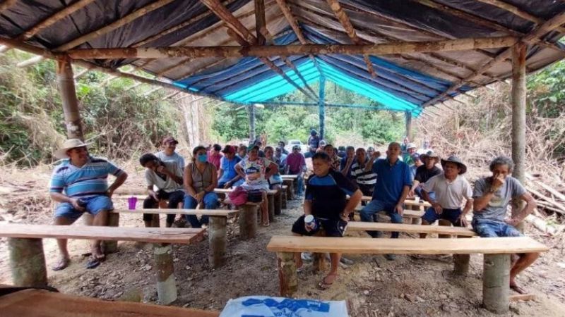 Interação com a comunidade durante a reunião
