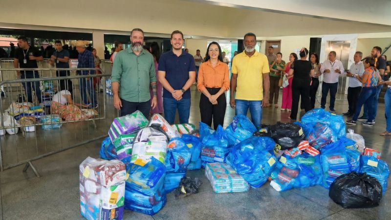 Materiais arrecadados para doação